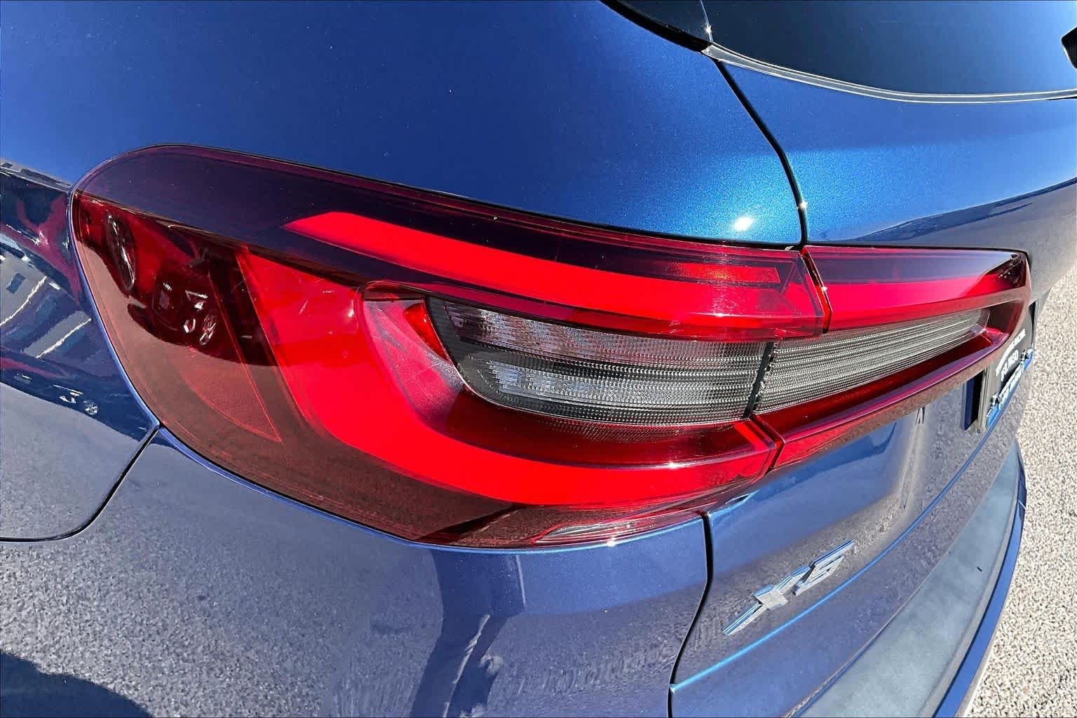 Used 2023 Phytonic Blue Metallic BMW sDrive40i image 28