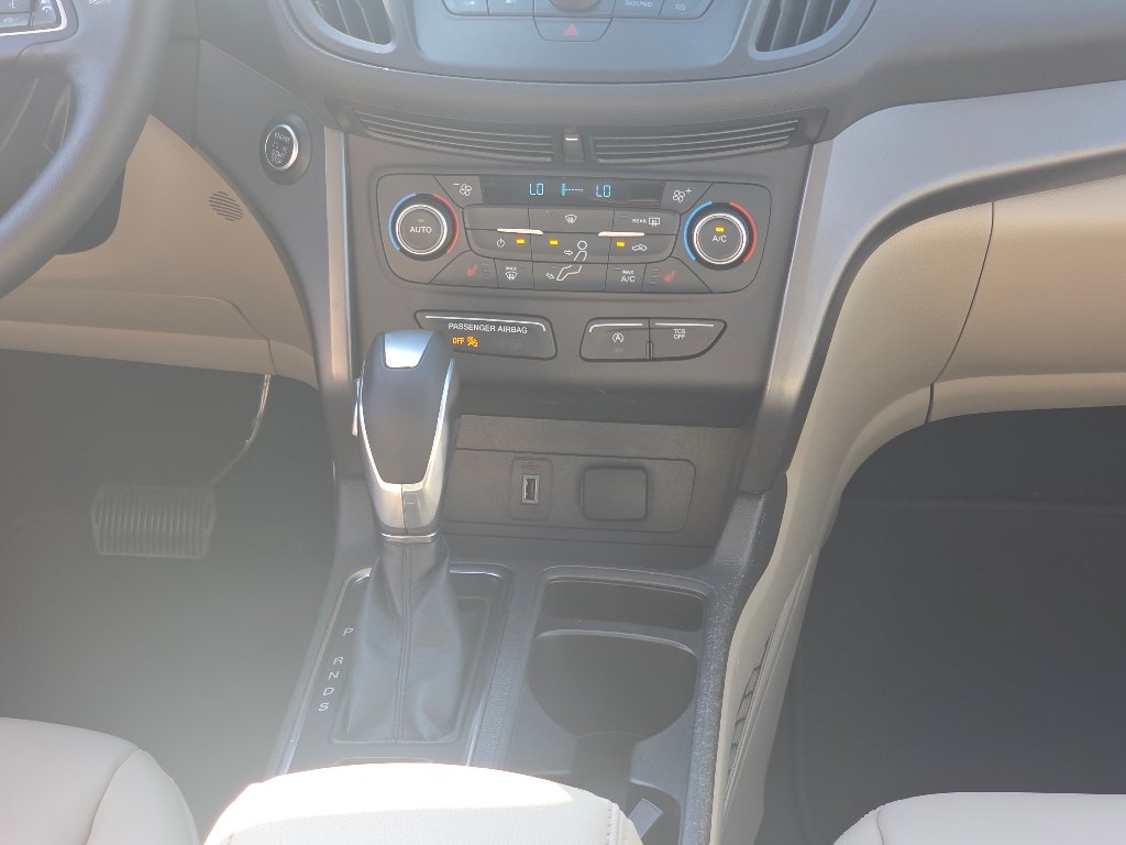 Certified Used 2019 Oxford White Ford SEL image 25