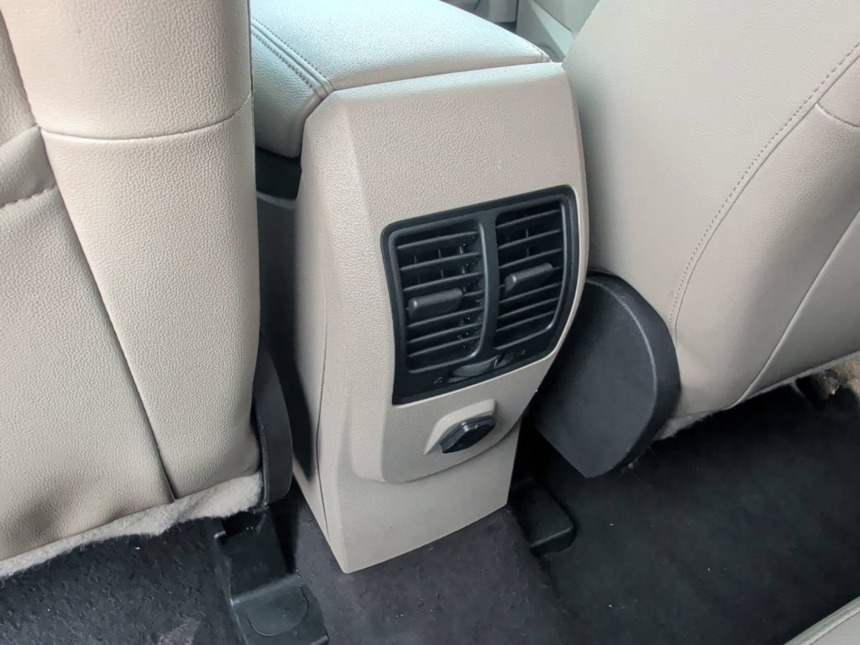 Used 2018 Blue Metallic Ford SEL image 34