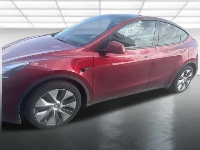 Used 2024  Tesla Long Range image 1