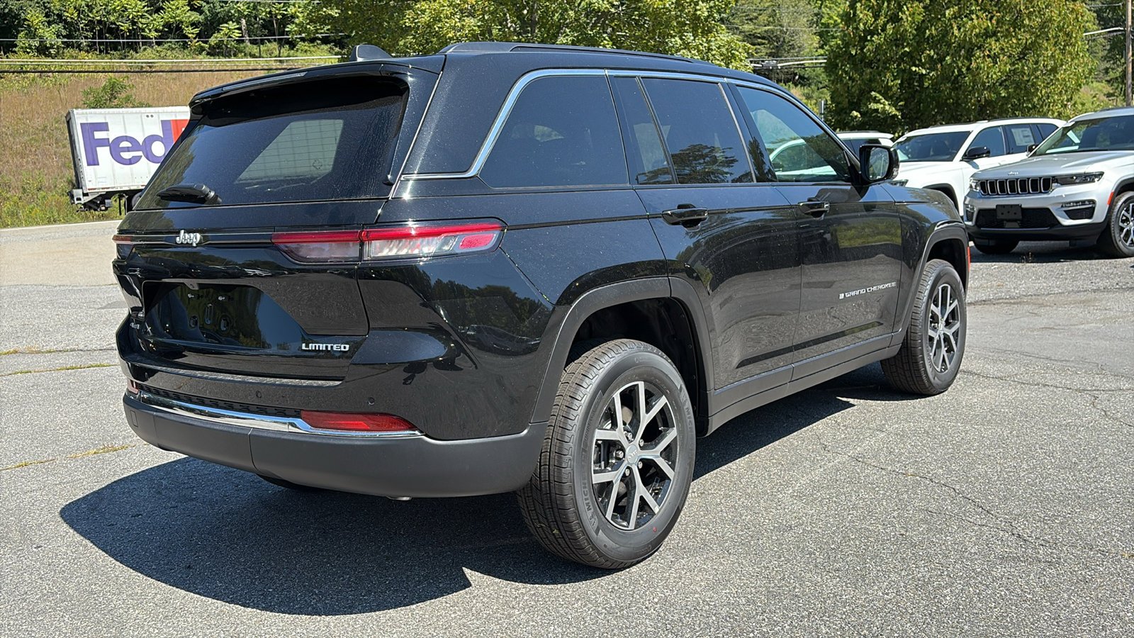 2025 Jeep Grand Cherokee Limited photo 4