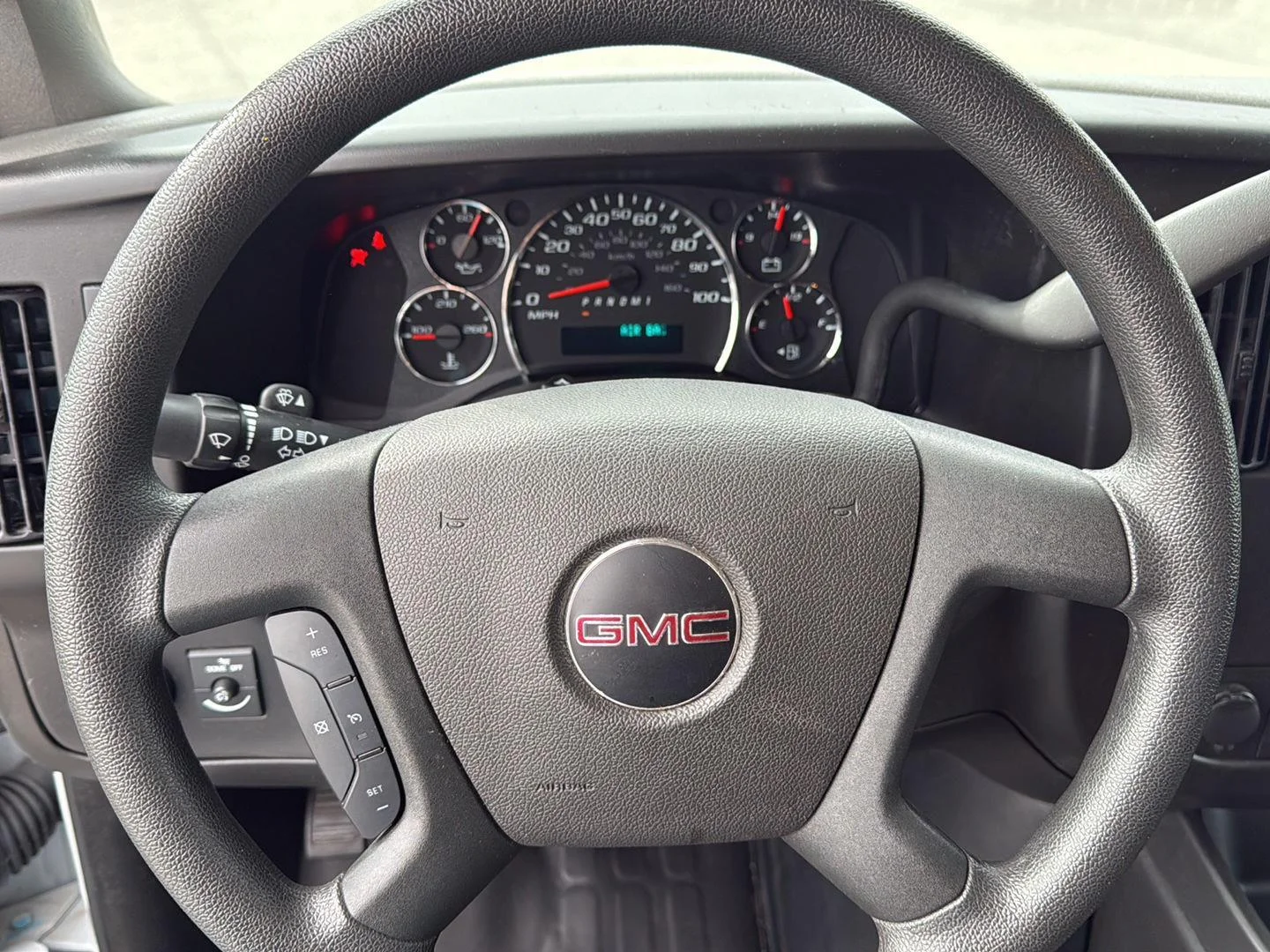 2024 GMC Savana Cargo Work Van - Photo 15