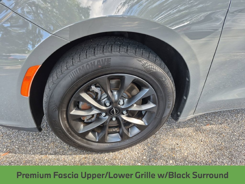 Used 2021 Ceramic Gray Clearcoat Chrysler Limited image 12