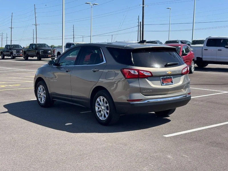 Used 2018 Pepperdust Metallic Chevrolet LT image 5