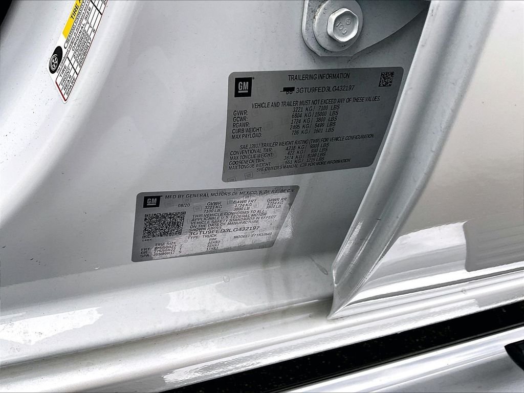 Used 2020 White Frost Tricoat GMC Denali image 34