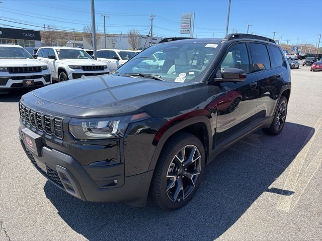 New 2026 Diamond Black Crystal Pearl-Coat Exterior Paint Jeep Overland image 6