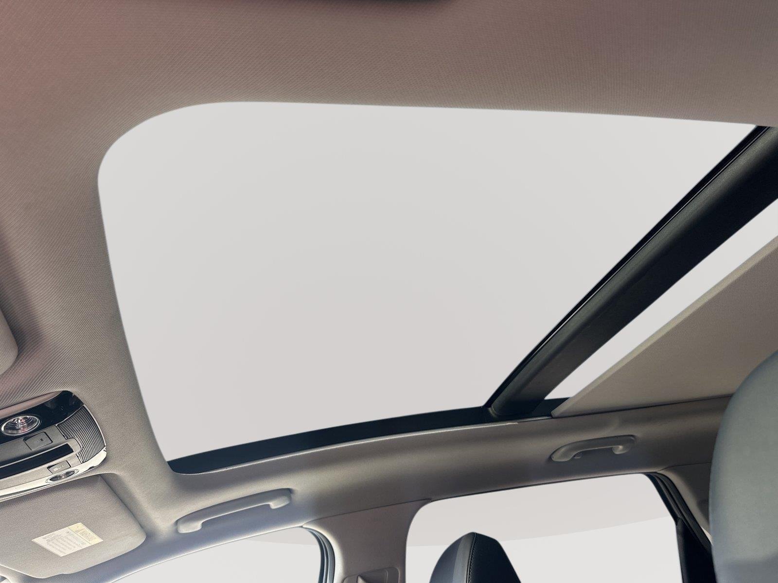 Used 2025 Everlasting Silver Kia SX image 19