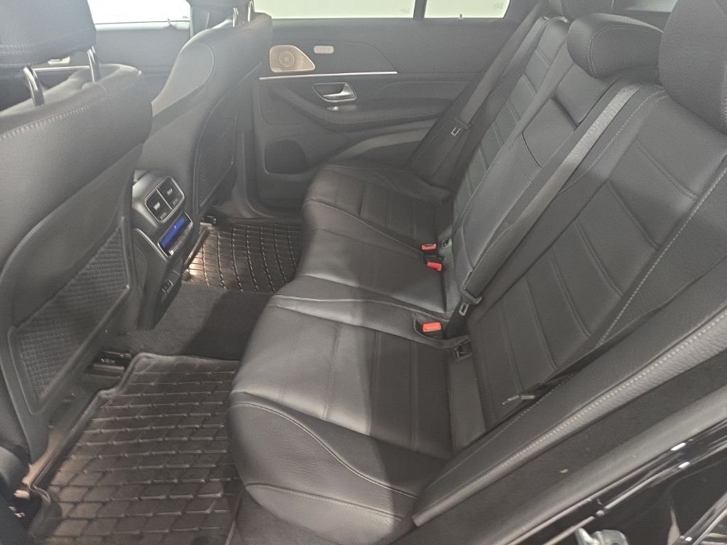 Used 2025 Obsidian Black Metallic Mercedes-Benz GLE 580 image 21