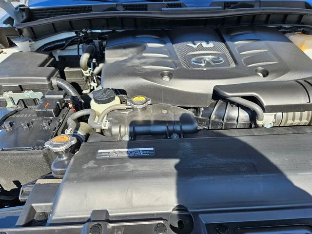 Used 2024 White INFINITI LUXE image 21