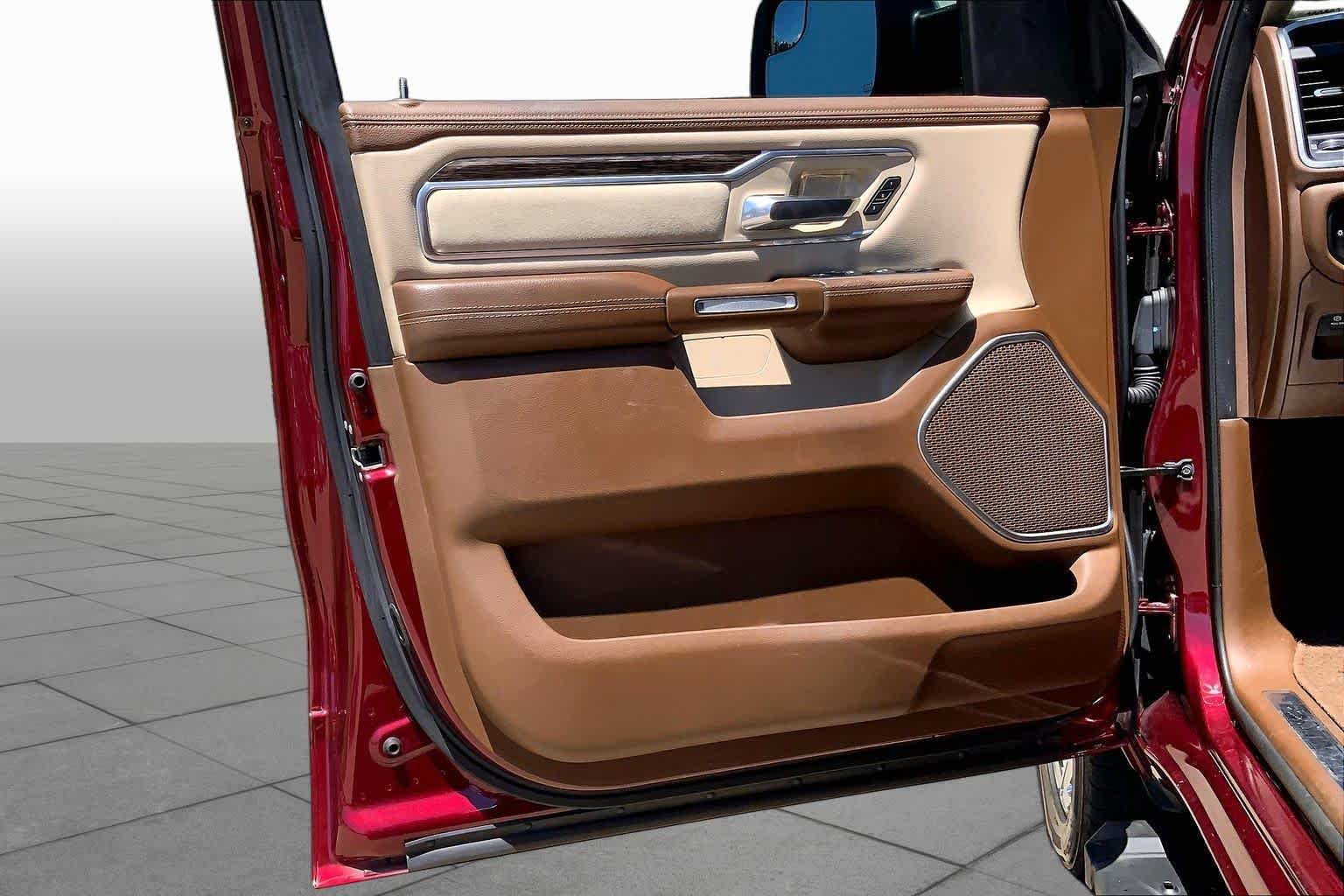 Used 2019 Delmonico Red Pearlcoat Ram Laramie image 21