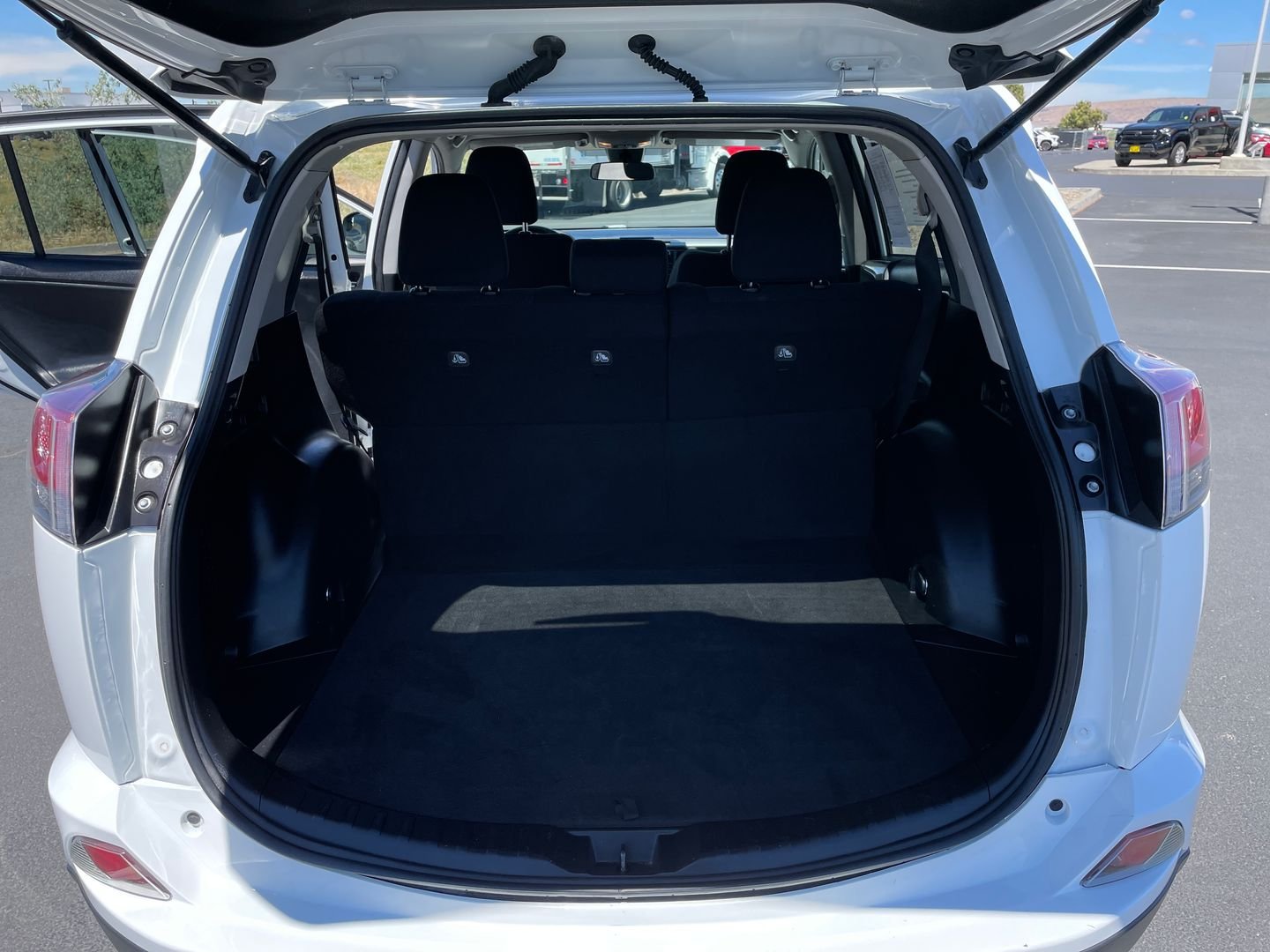 Certified Used 2018 White Toyota XLE image 15
