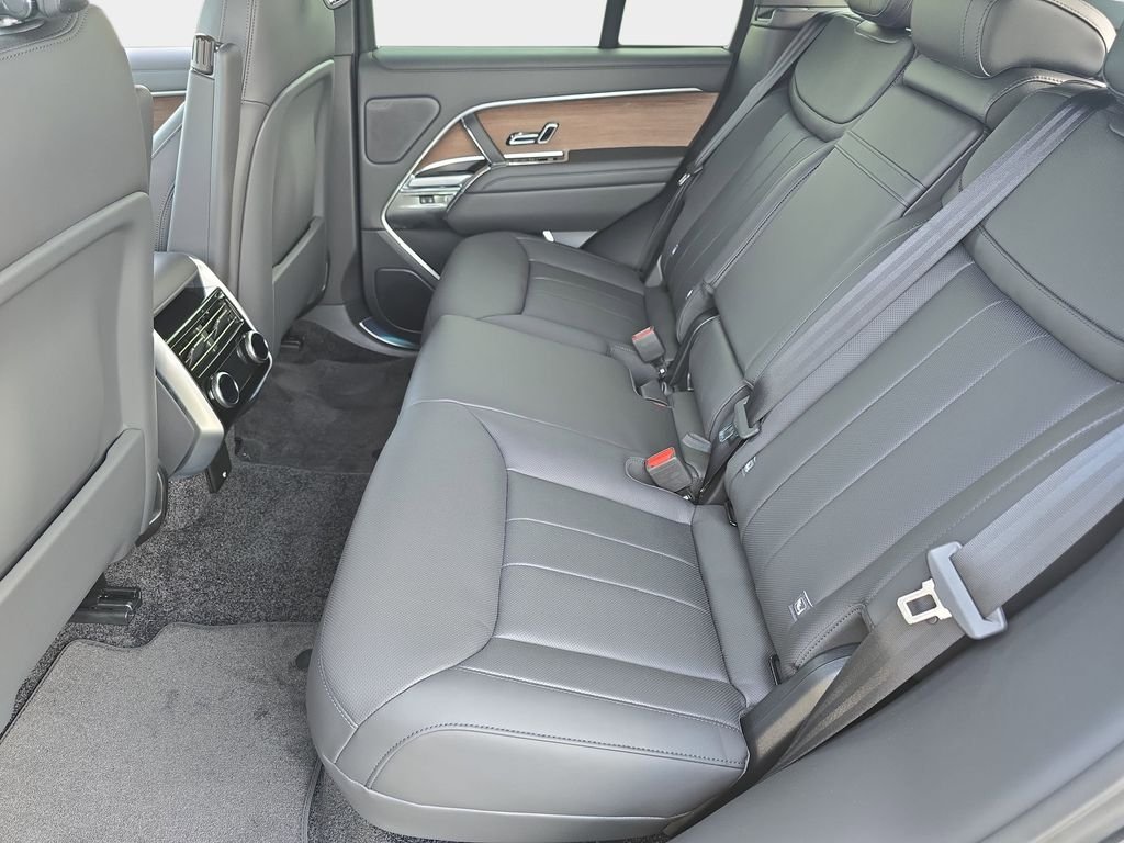 New 2026 Carpathian Grey Land Rover SE image 15