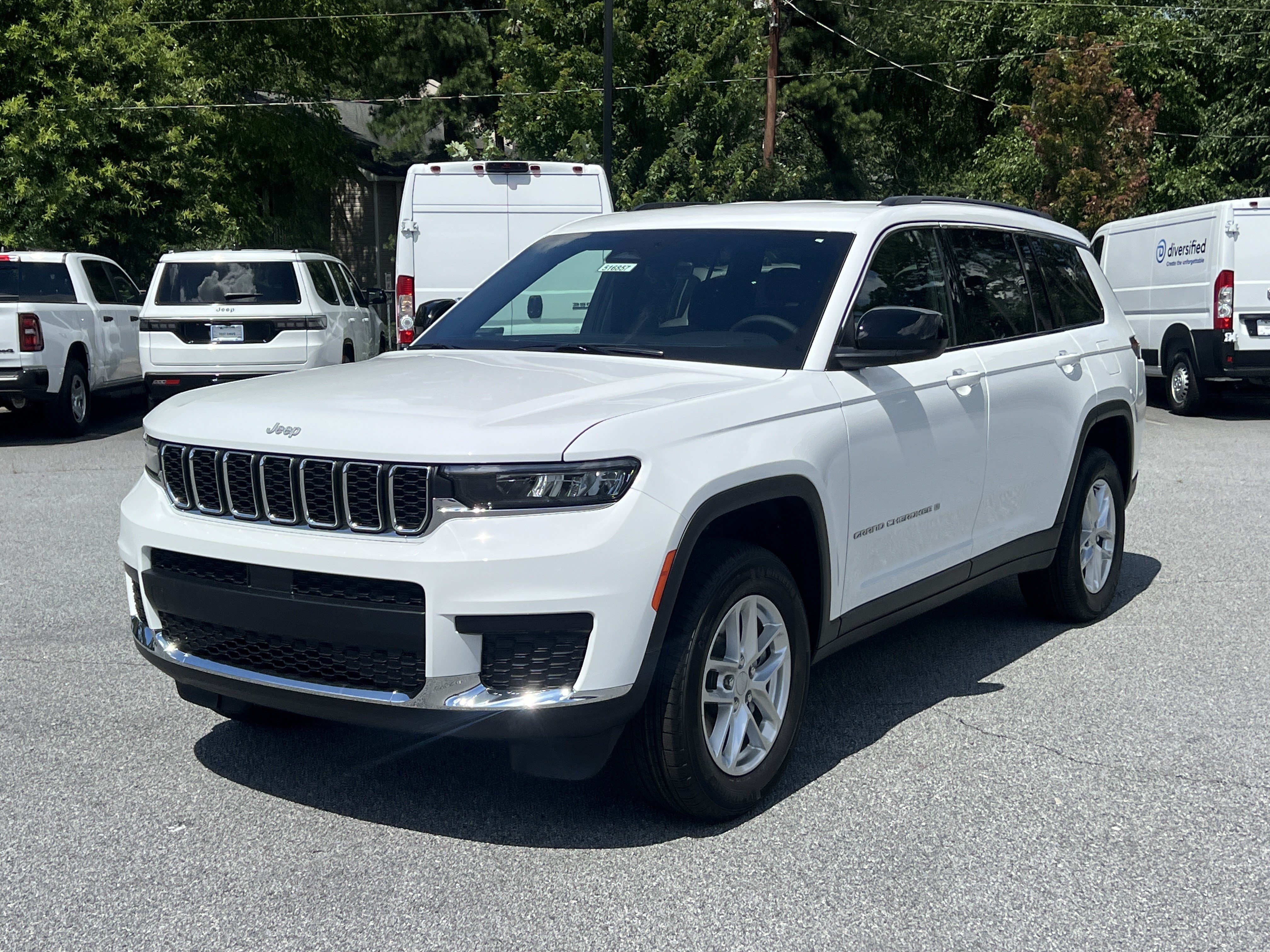 New 2026 Bright White Clearcoat Jeep Laredo image 3