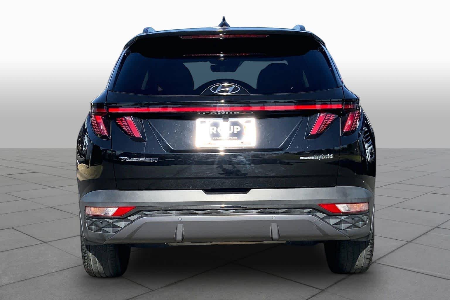 Used 2022 Phantom Black Hyundai Limited image 5