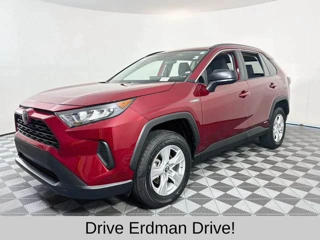 Used 2019 Red Toyota LE image 3