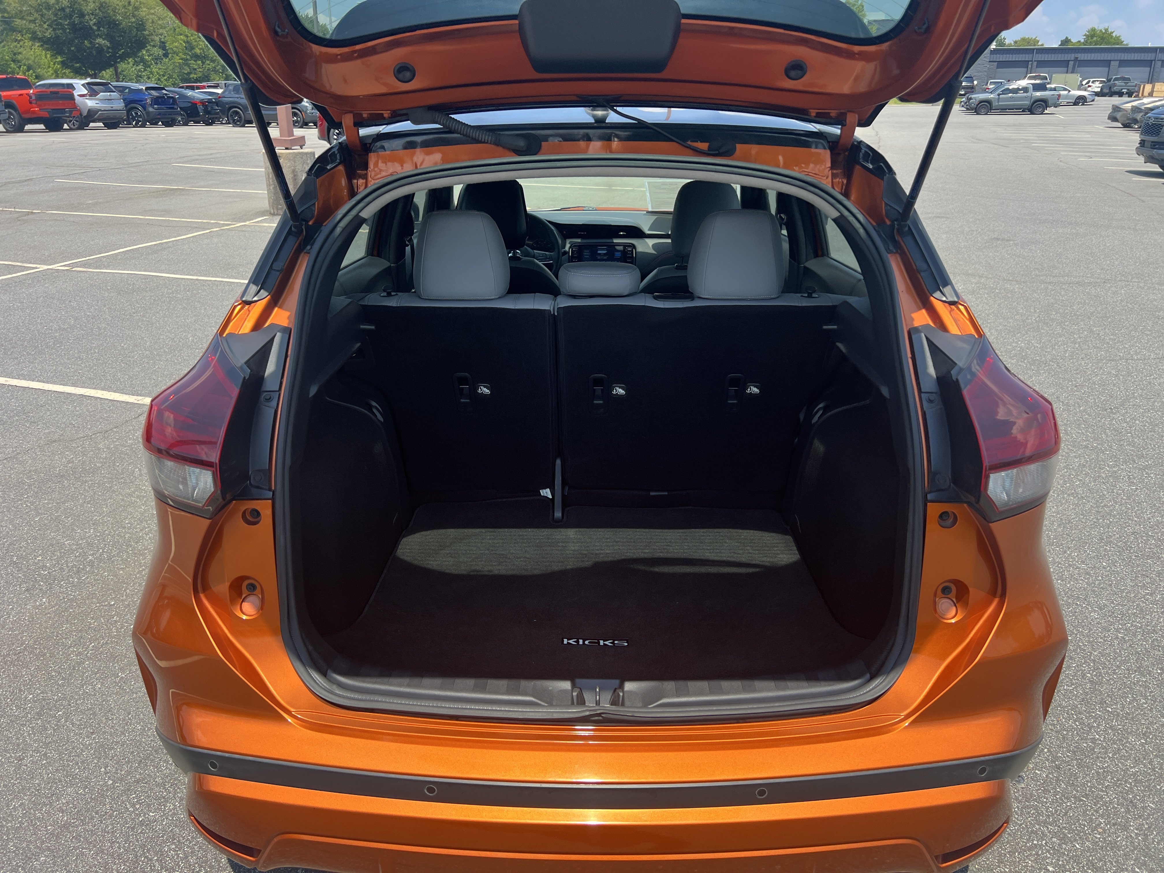 Certified Used 2021 Monarch Orange/Super Black Nissan SR image 15