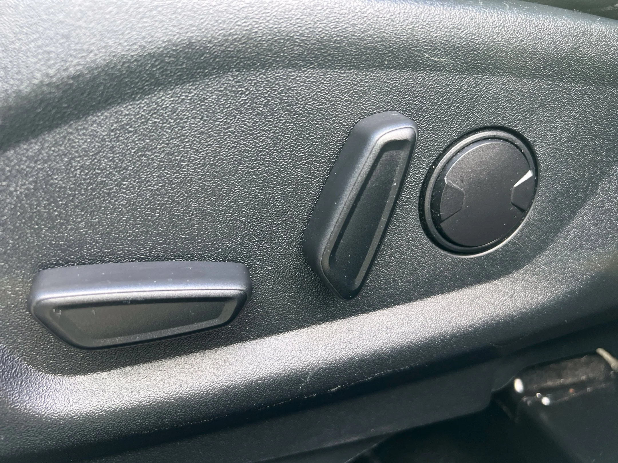 Used 2019 White Ford Sport image 17