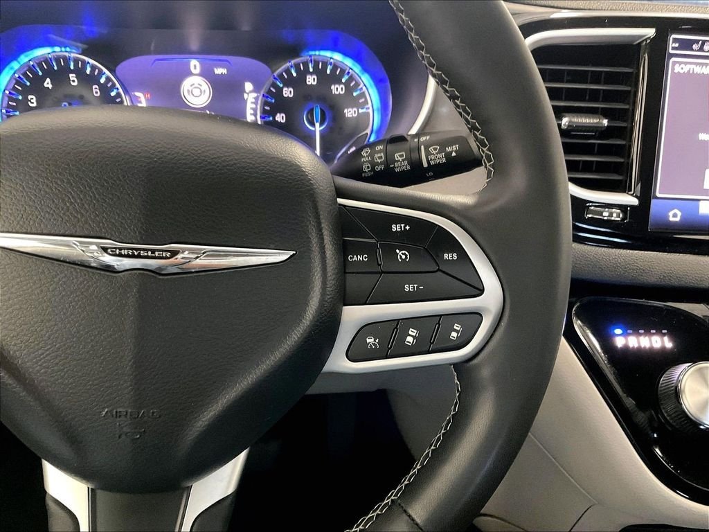 Used 2023 White Chrysler Touring L image 24