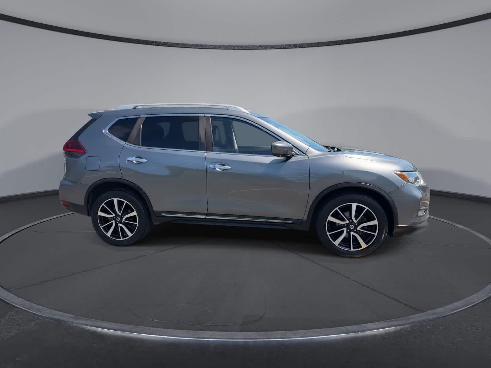 Used 2020 Gun Metallic Nissan SL image 9