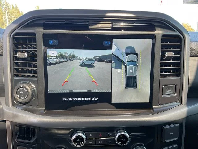New 2025 Oxford White Ford XLT image 19