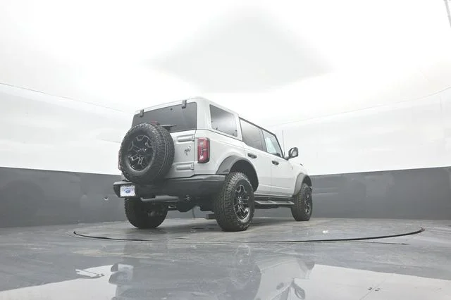 New 2026 Avalanche Gray Ford Badlands® image 38