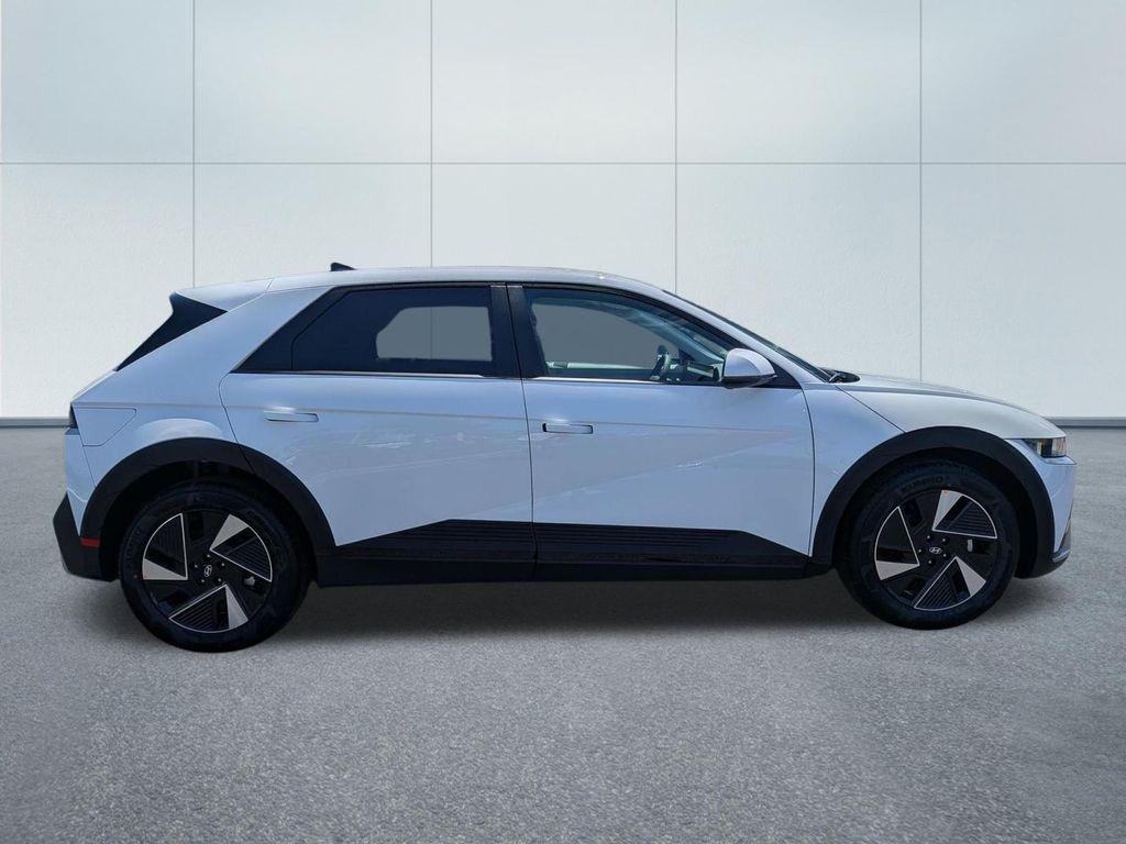 New 2026 White Hyundai SEL image 7