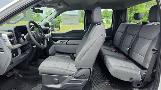 New 2026 Oxford White Ford XL image 12
