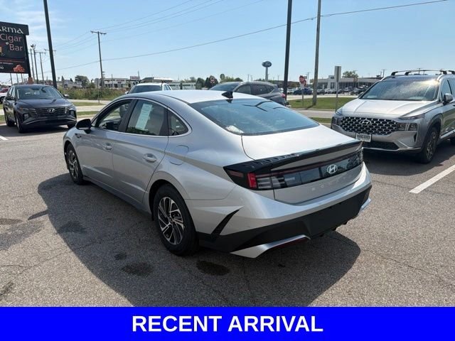 Used 2026 Silver Hyundai Blue image 16