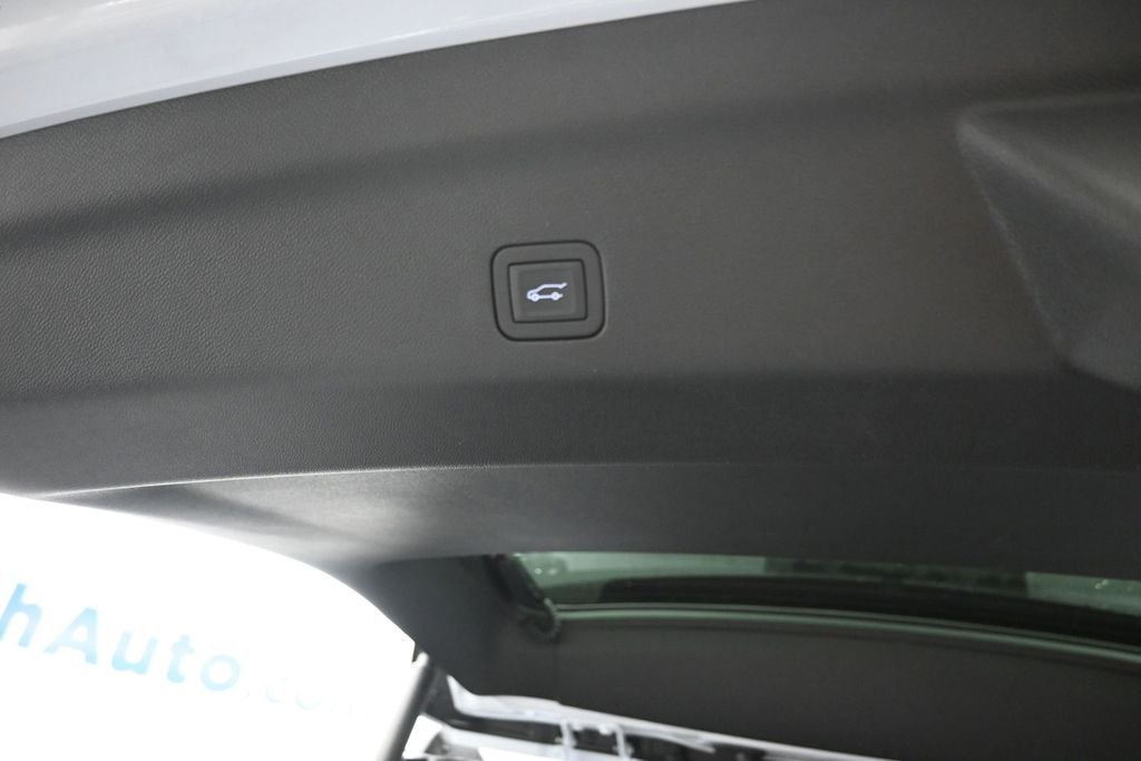 Used 2026 White GMC Denali Ultimate image 20