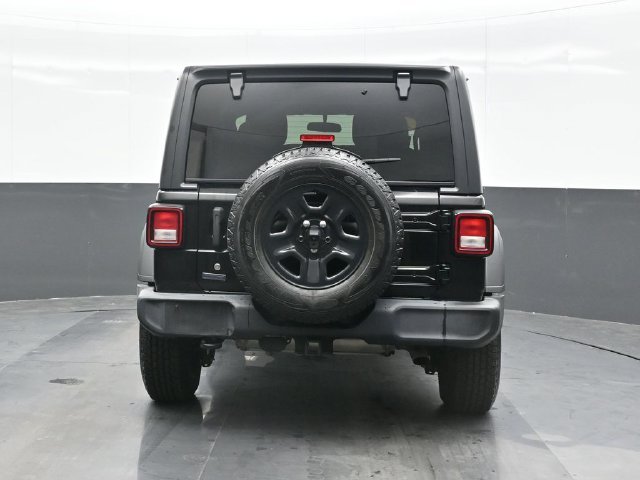 Used 2021 Black Jeep Sport image 8