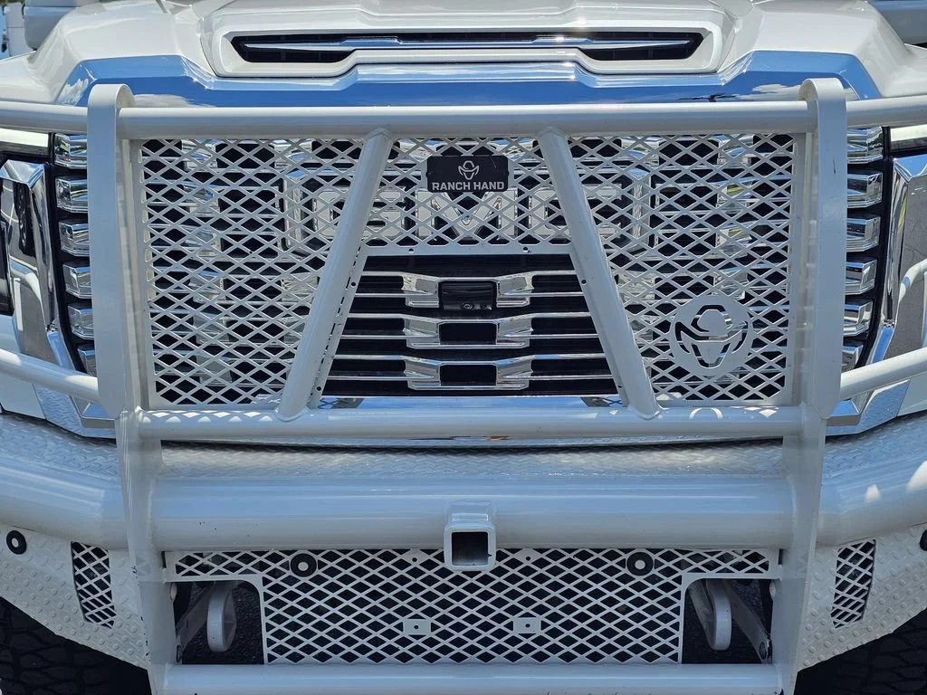 Used 2025 White Frost Tricoat GMC Denali image 3