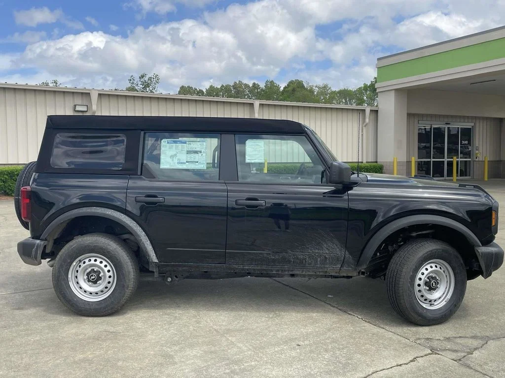 New 2025 Black Ford Base image 2