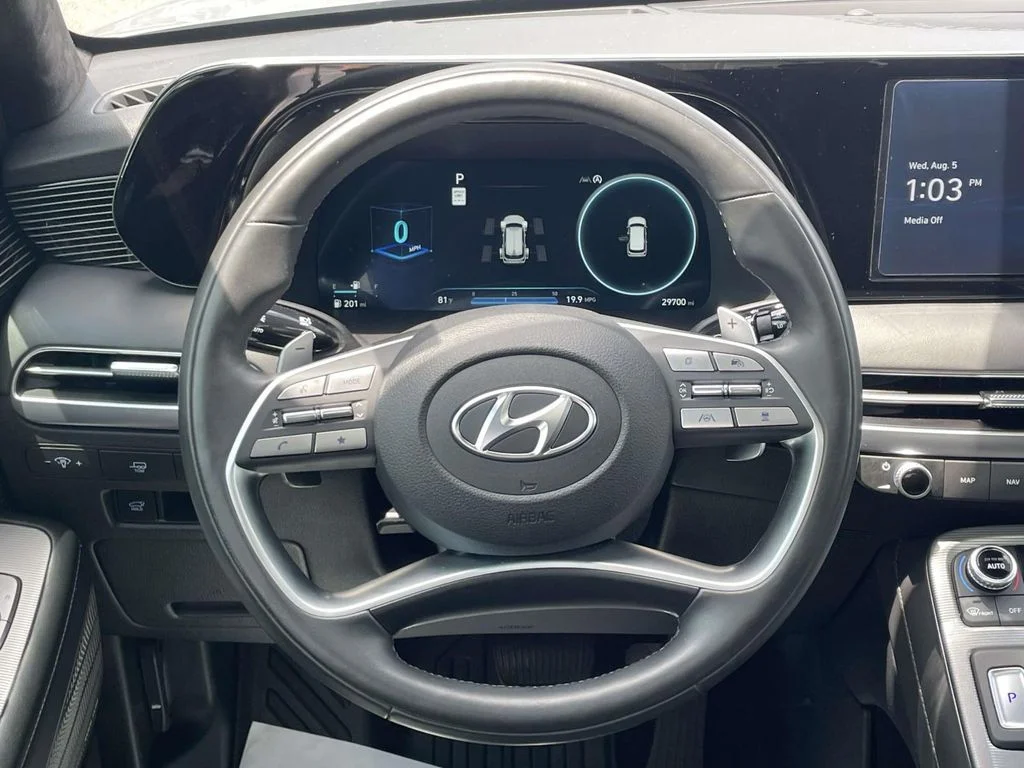 Used 2024 Silver Hyundai Calligraphy image 15