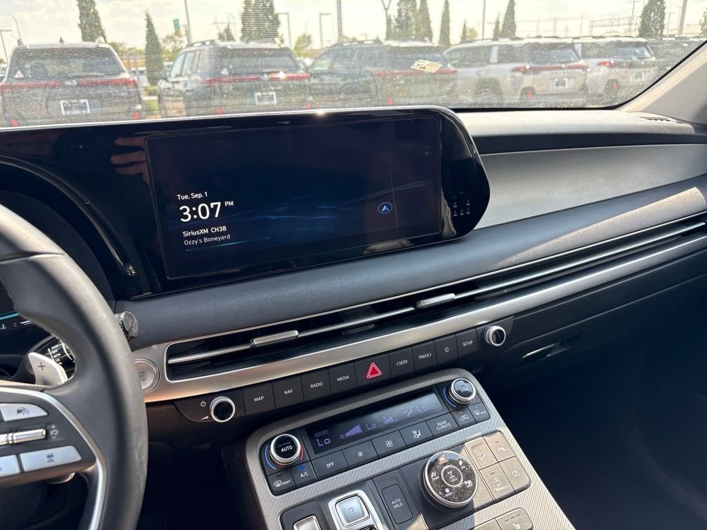Used 2025 Silver Hyundai SEL image 3