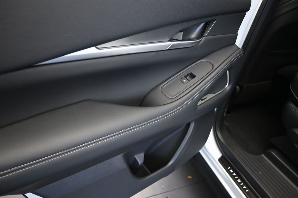 New 2027 RADIANT WHITE INFINITI Sport AWD image 15