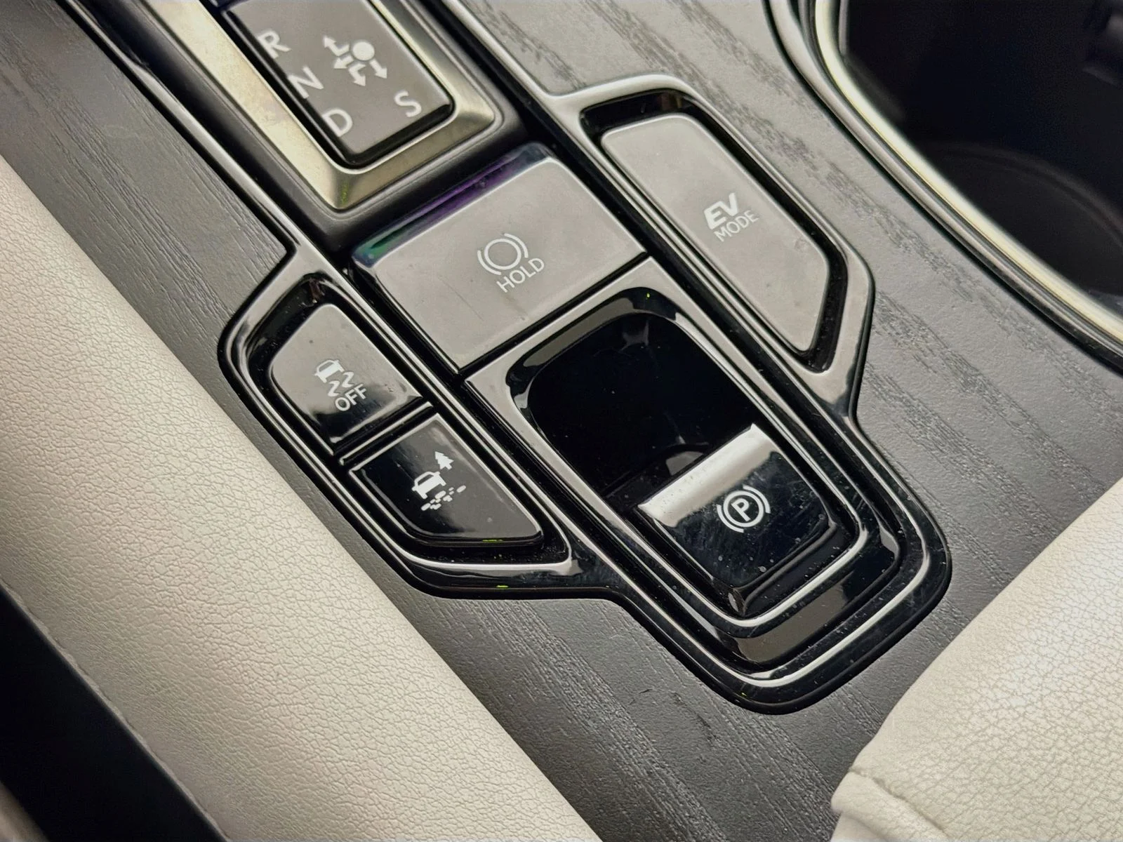 Used 2025 White Pearl Lexus 350h Premium image 19