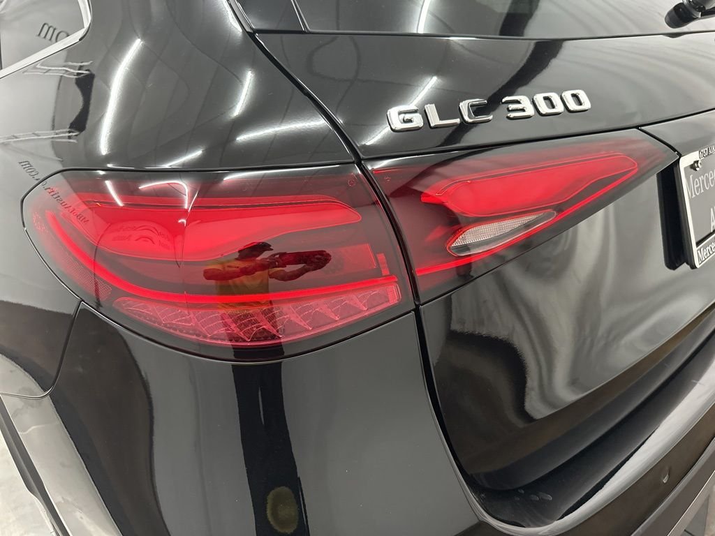 New 2026 Black Mercedes-Benz GLC 300 image 11