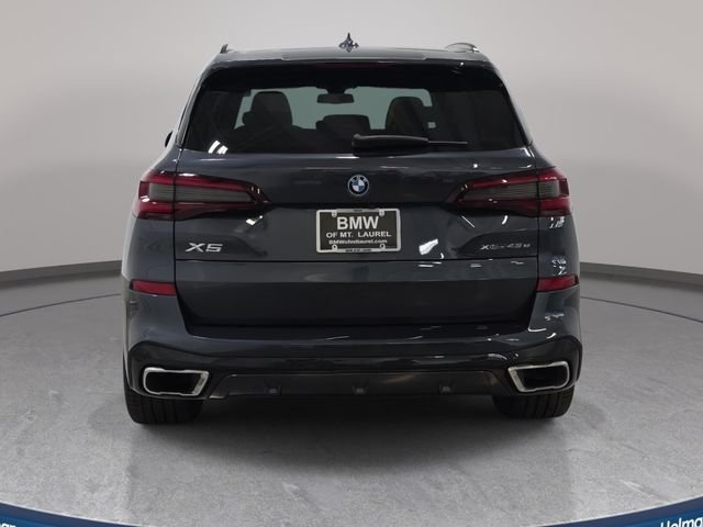 Used 2022 Arctic Grey Metallic BMW xDrive45e image 7