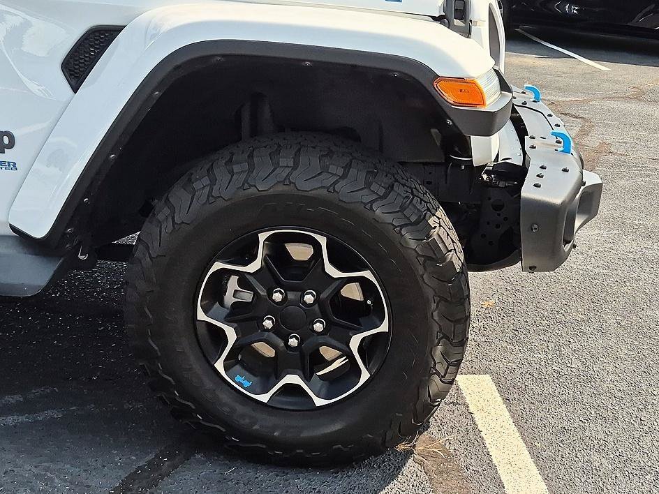 Used 2022 Bright White Clearcoat Jeep Unlimited Rubicon image 7