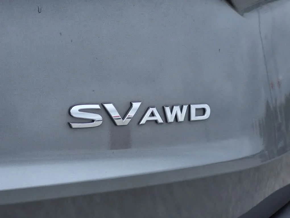 Used 2023 Gun Metallic Nissan SV image 20