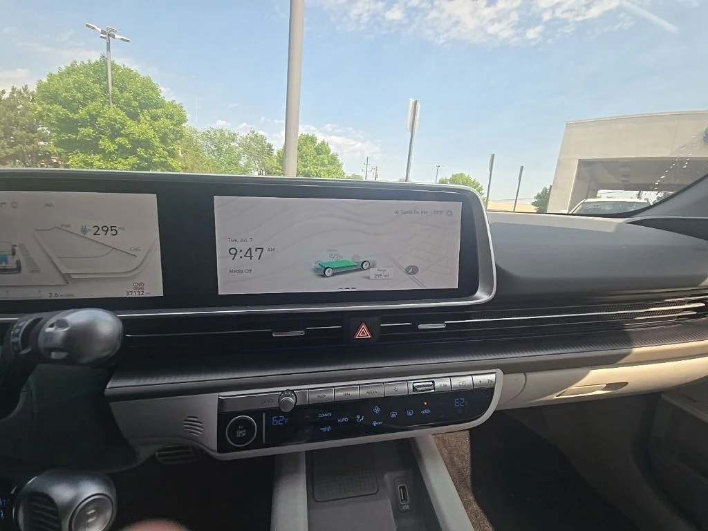 Used 2023 Black Hyundai Limited image 18