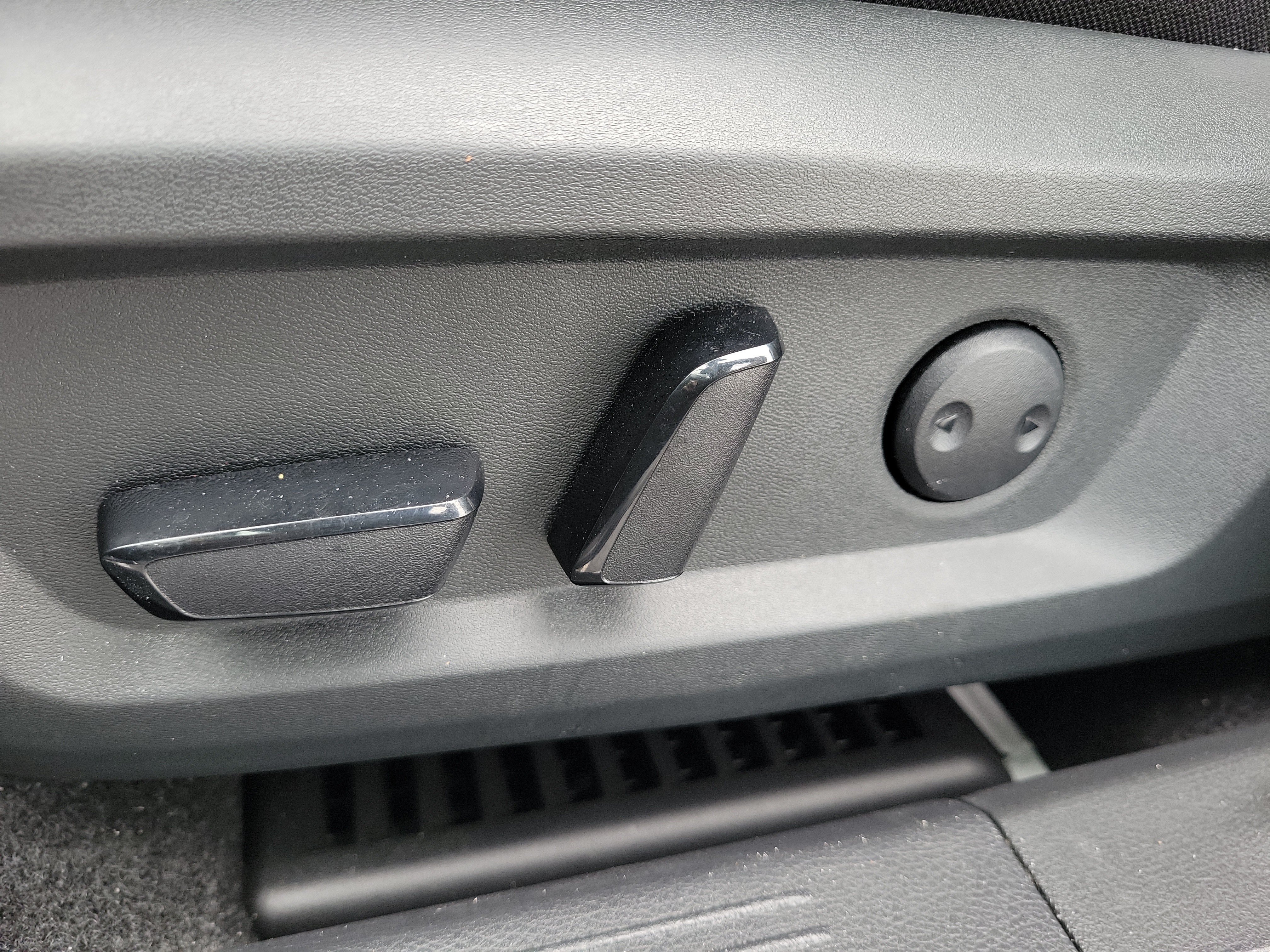 Used 2023 Gun Metallic Nissan SV image 15