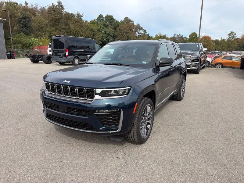 New 2027 Fathom Blue Pearl-Coat Paint Jeep Summit image 7
