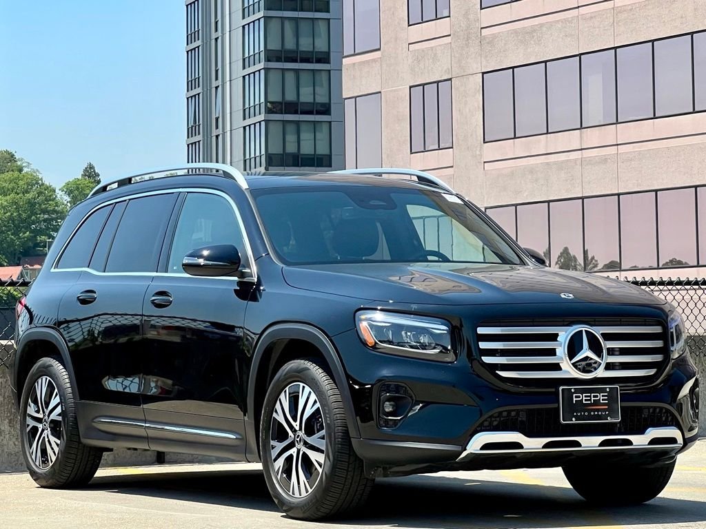 2026 Mercedes-Benz GLB GLB 250 4MATIC's photo