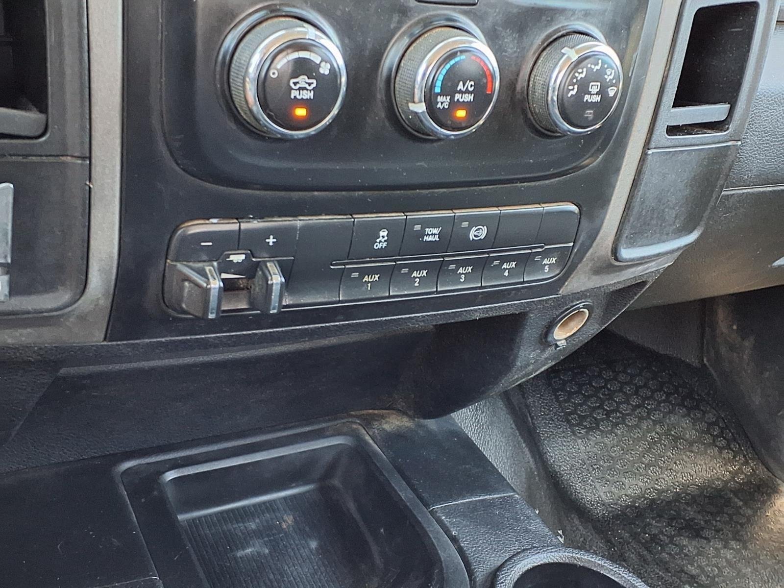 Used 2016 Bright White Clearcoat Ram Tradesman image 4