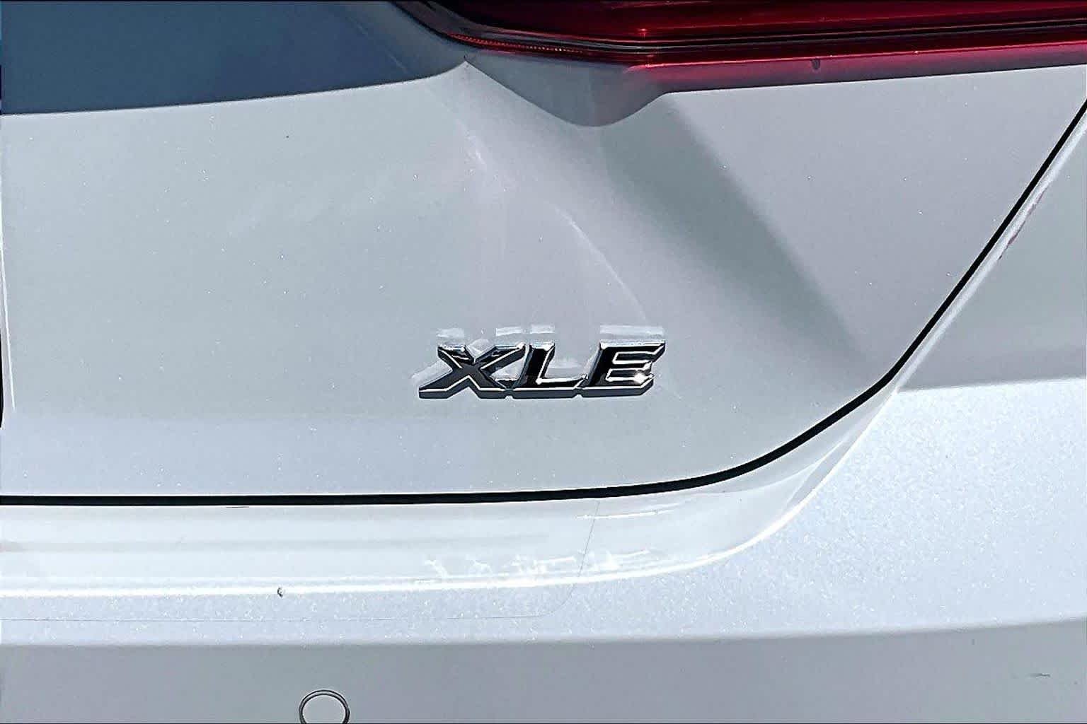 Certified Used 2025 Wind Chill Pearl Toyota XLE image 9