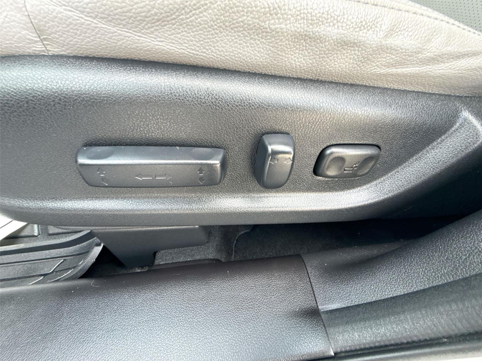 Used 2015 Alabaster Silver Metallic Honda EX-L image 14