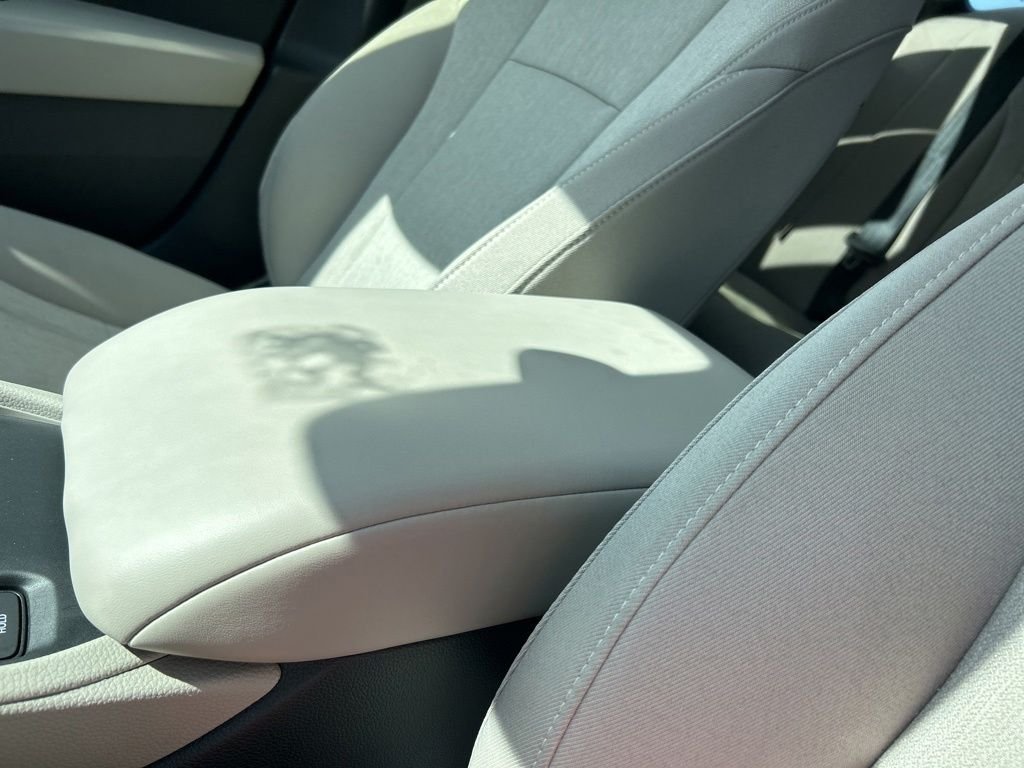 Used 2025  Honda SE image 34