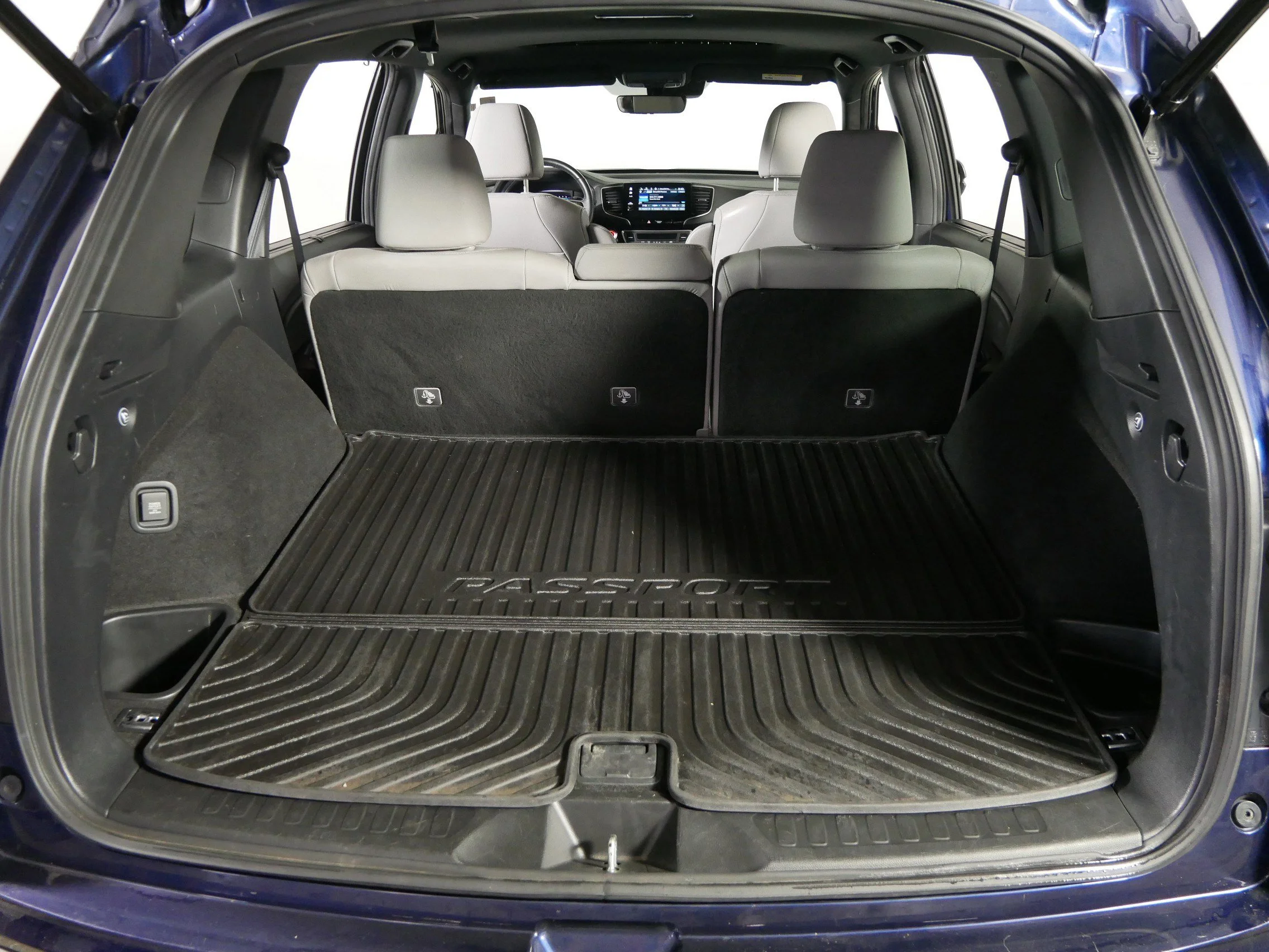 Used 2019 Obsidian Blue Pearl Honda Touring image 18