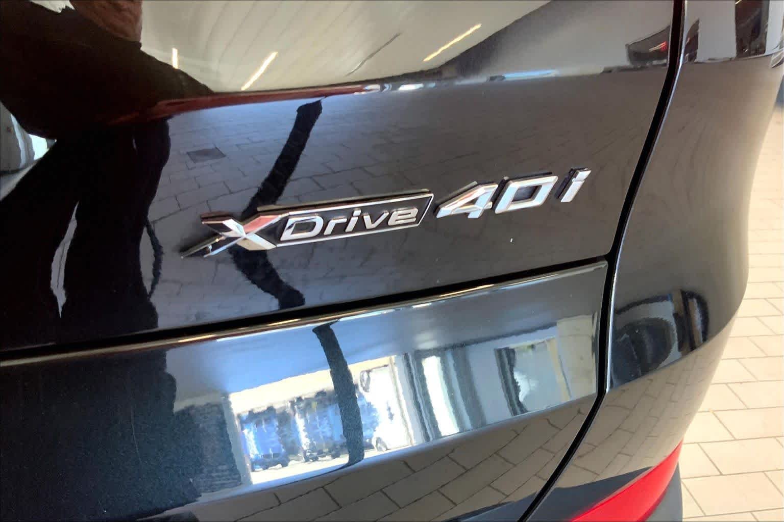Used 2021 Black Sapphire Metallic BMW xDrive40i image 32